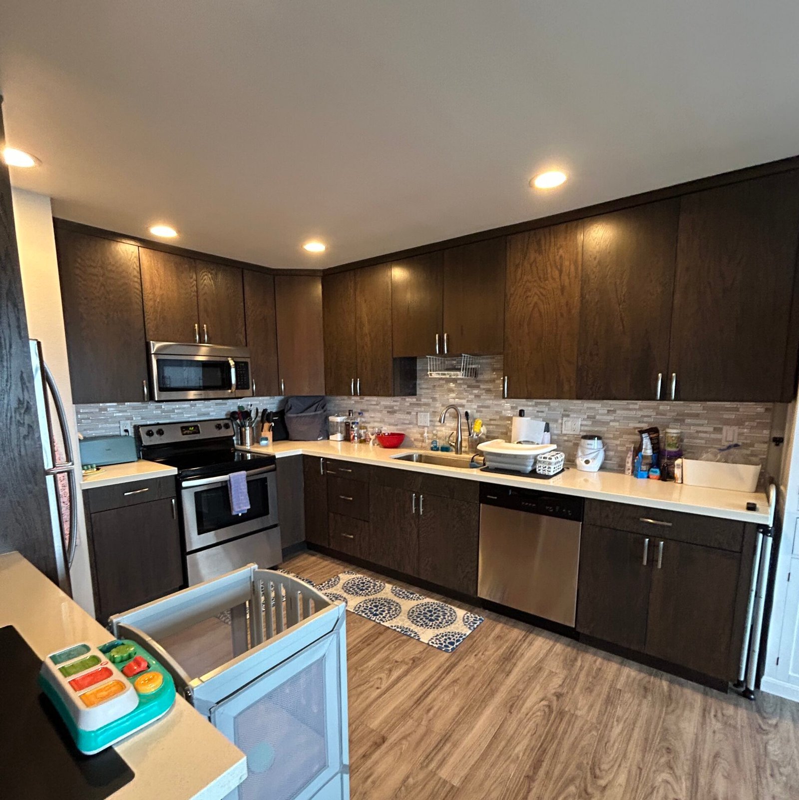 Professional apartment cleaning service in San Diego apartment living room