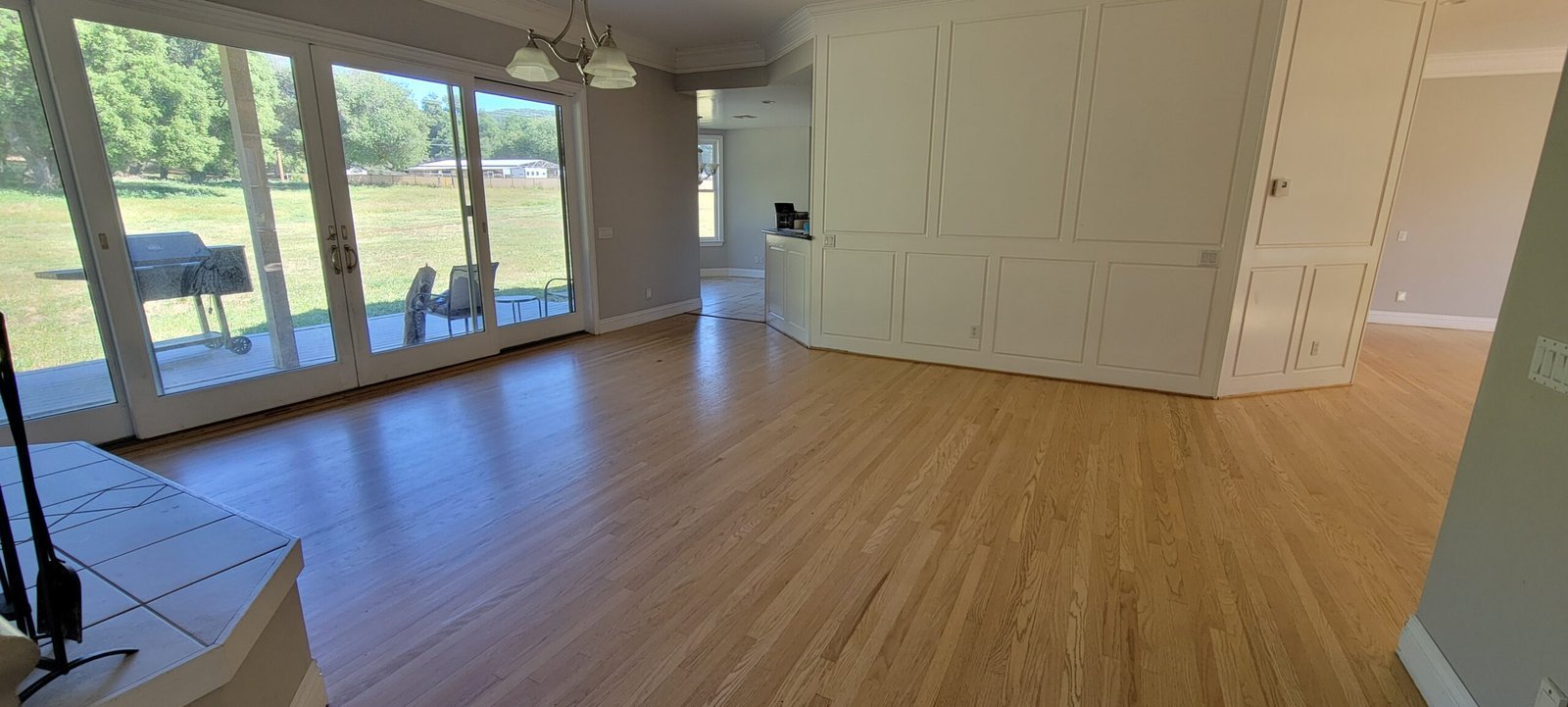 Clean floors free of pet hair and tracked-in dirt after a Suddenly Clean house cleaning in El Cajon, CA