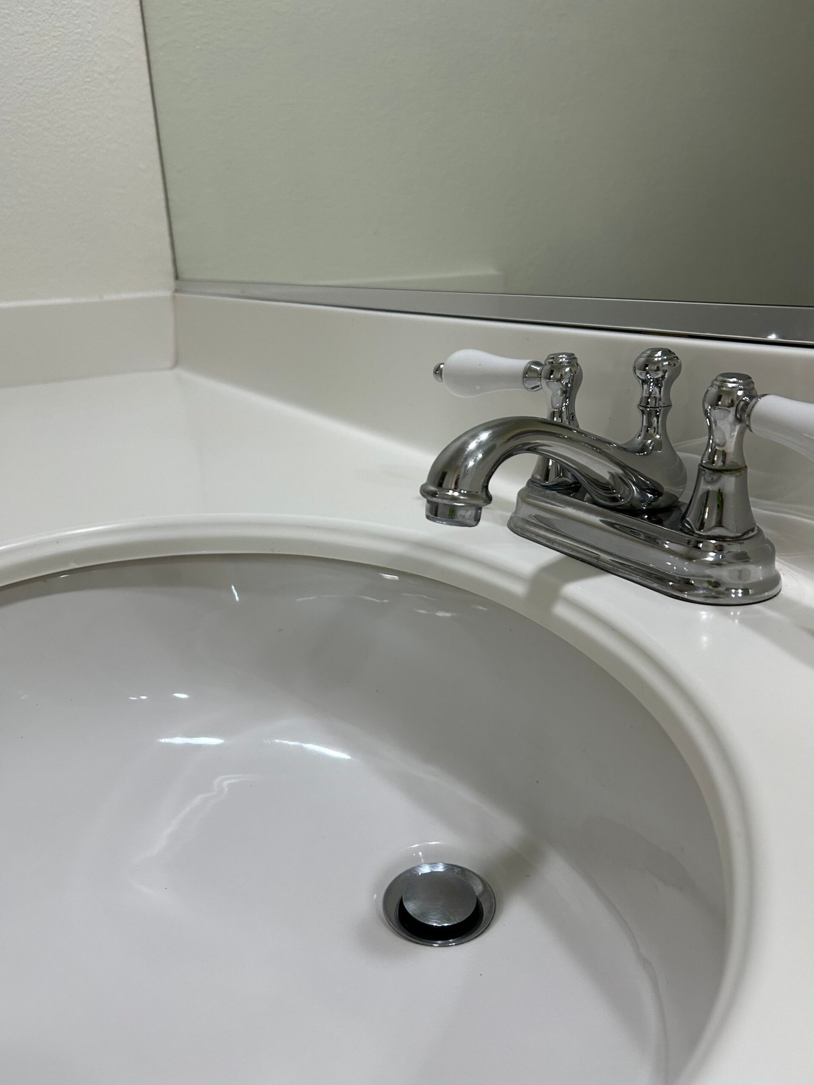 Dust-free surface after detail cleaning