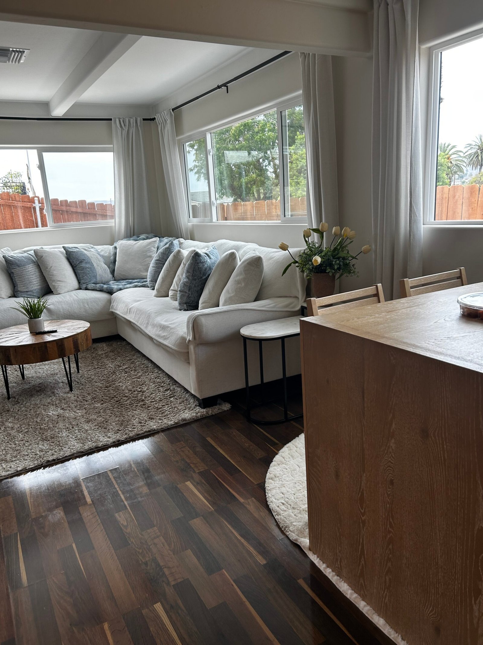 Clean, tidy home for busy professionals