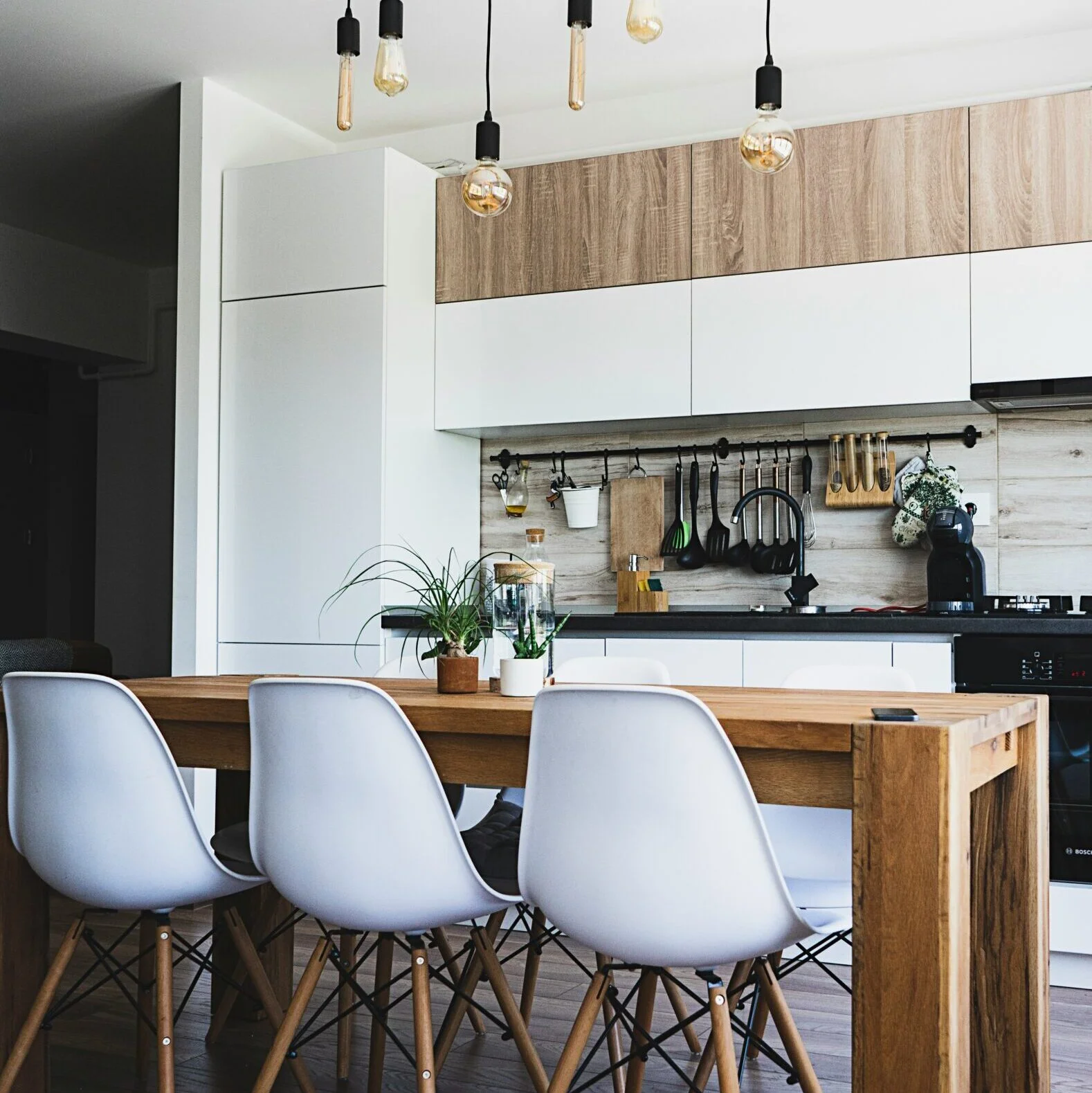 Professional house cleaning service for a La Mesa, CA home