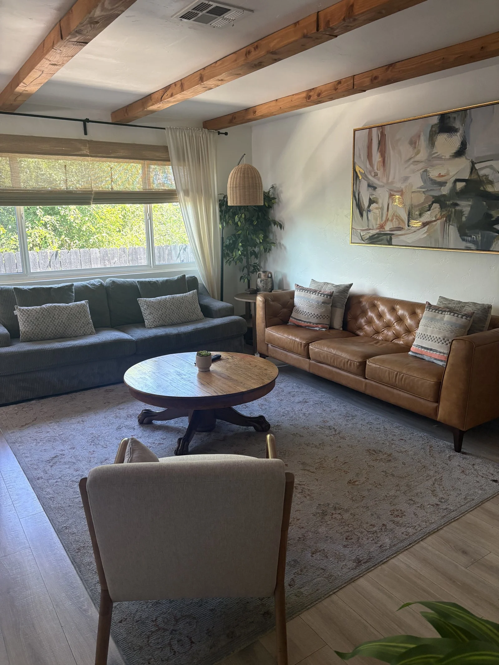 Bright, tidy living room after a Suddenly Clean deep cleaning