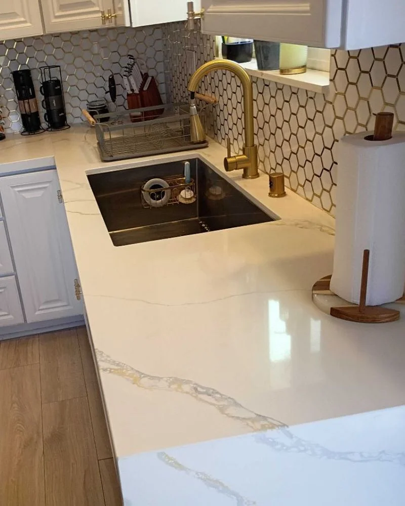 Clean, compact apartment kitchen after an apartment cleaning service