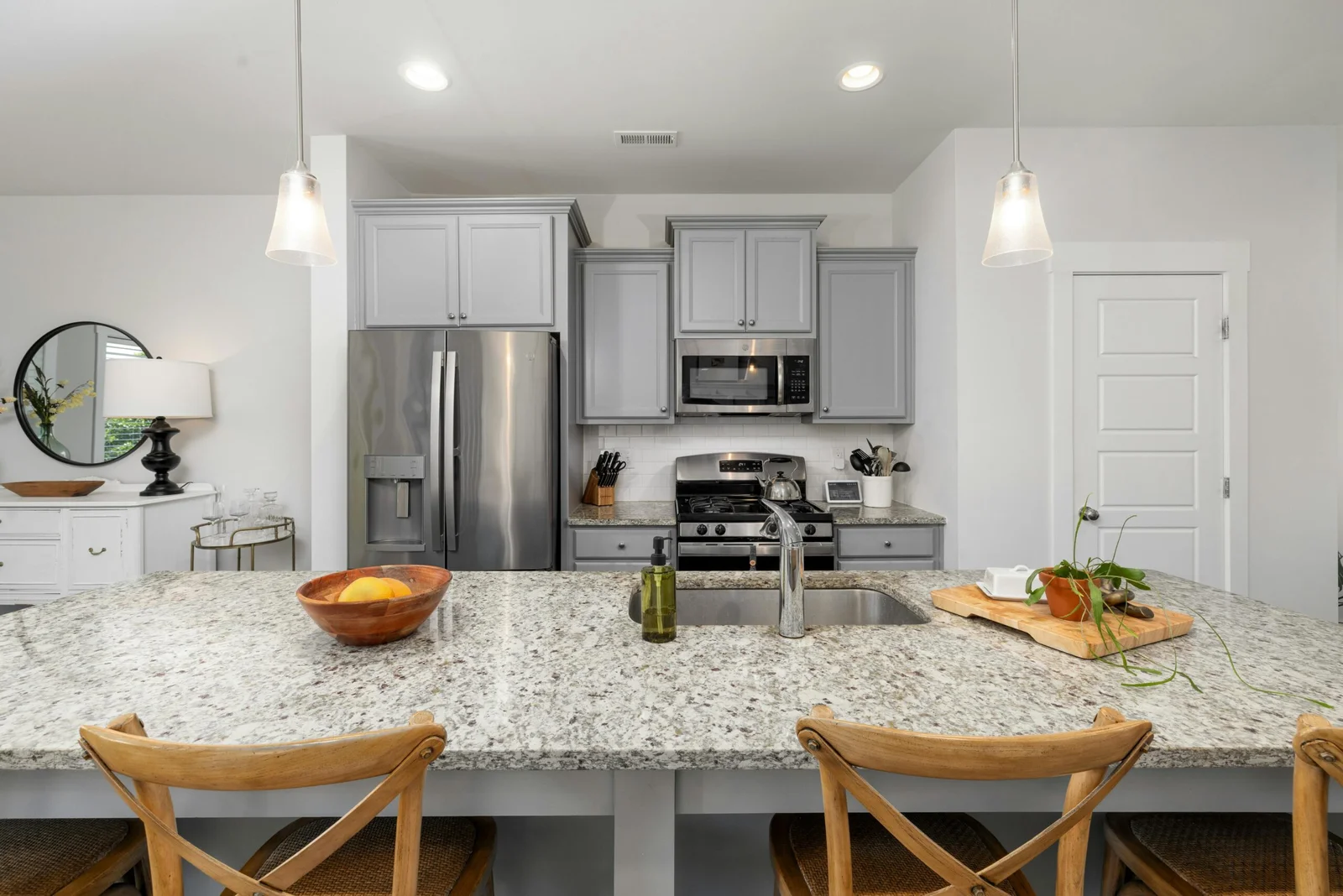 Bright, freshly cleaned kitchen representing house cleaning in Lakeside, CA